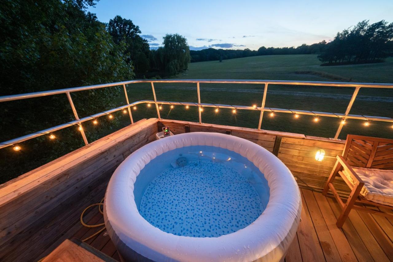 Delightful 2 Bed Double Decker Bus With Hot Tub Hotel Uckfield Eksteriør billede